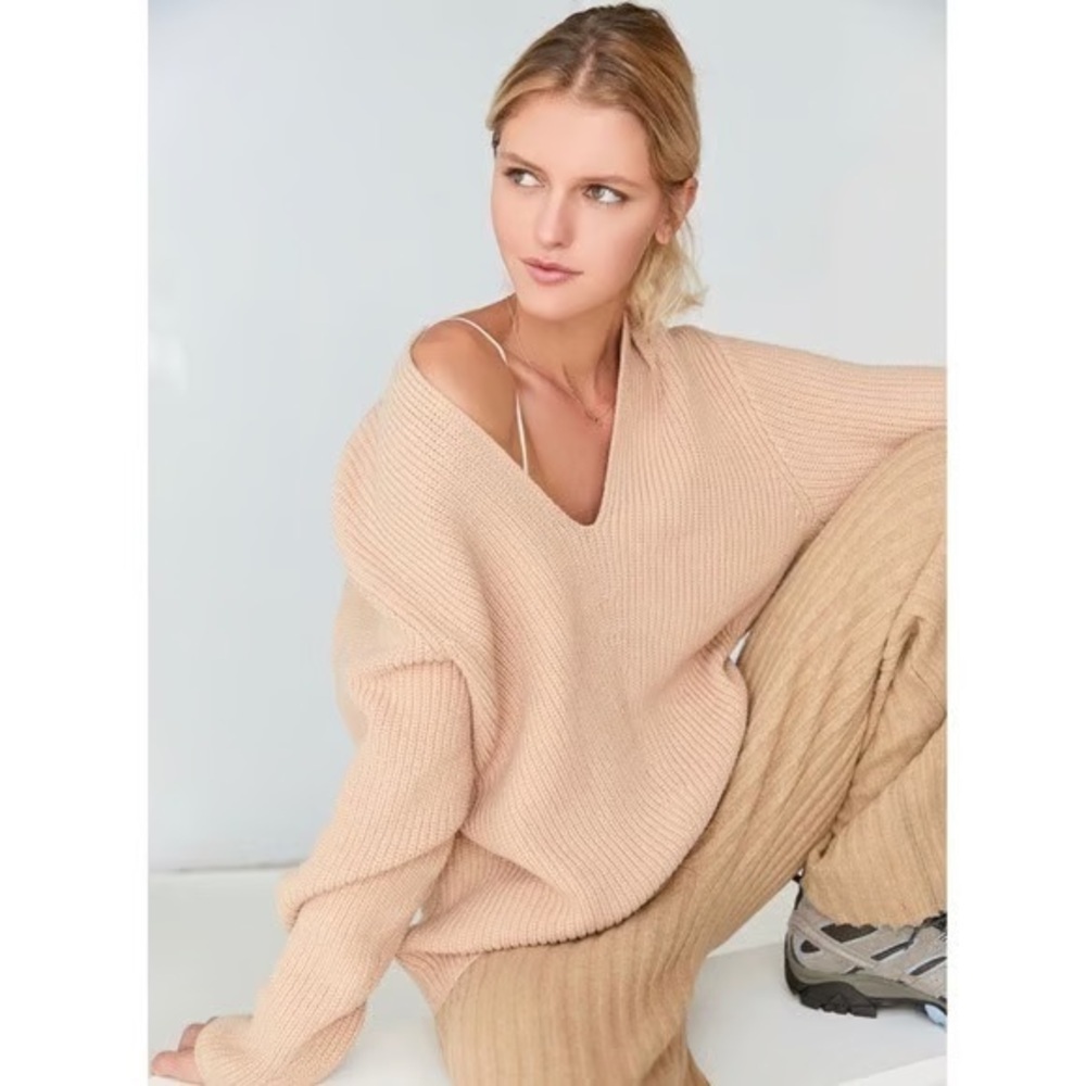 Urban Outfitters “Victoria ” Black Knit Pullover (Size:Small)